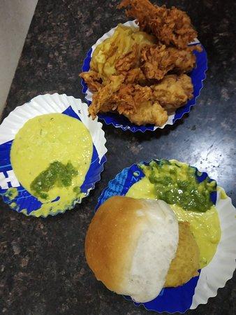 Gajanan Vada Pav